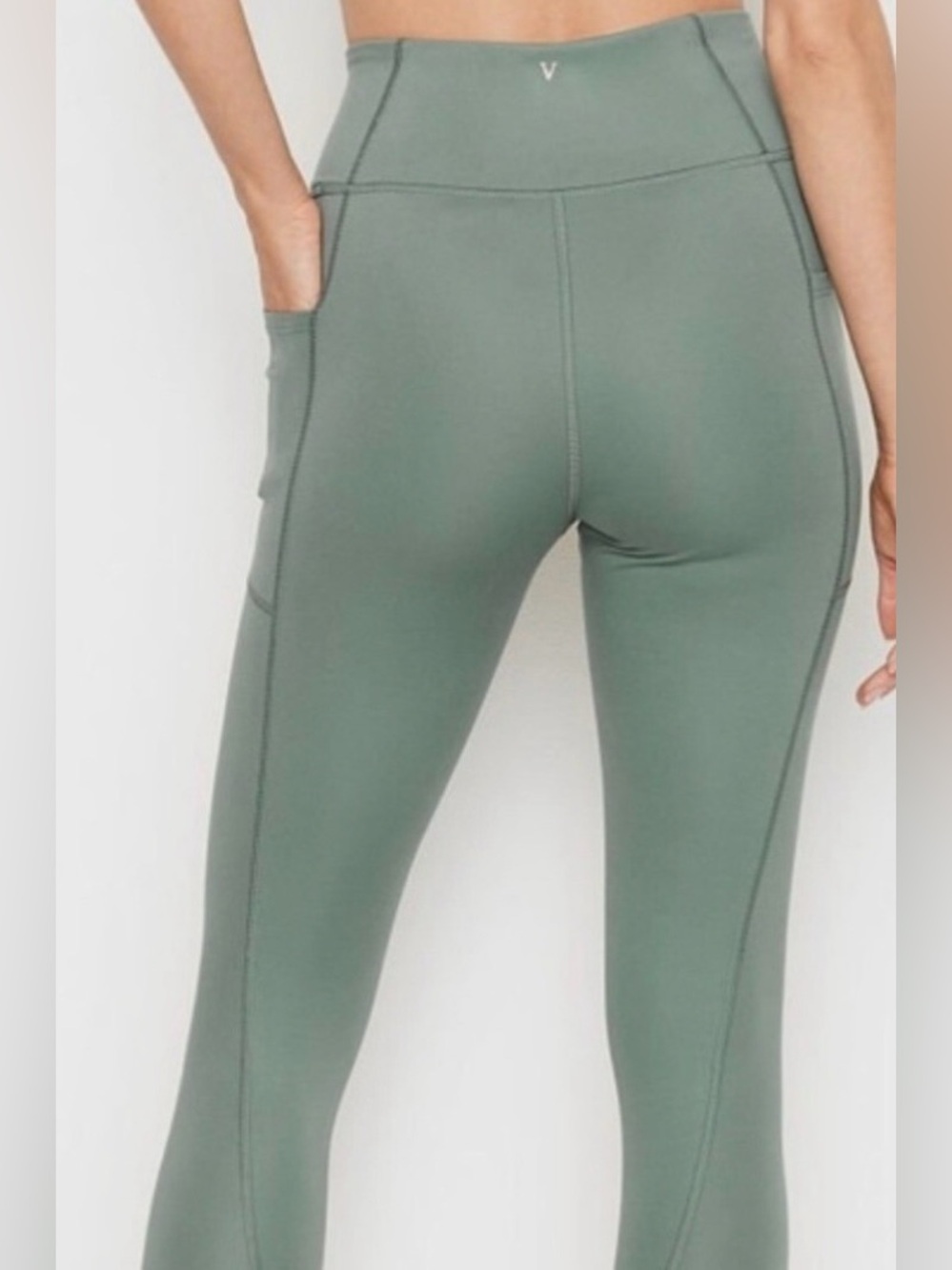 VS High-Waist Sage Green Essential Leggings with Side Pockets